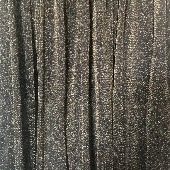 Black and gold midi skirt with mini slip attached - Picture 3 of 3